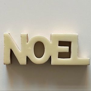 “Noel” Christmas Accent